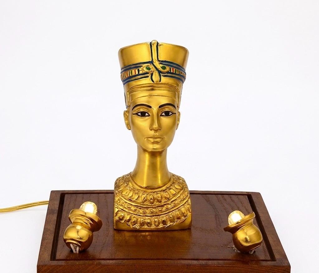 رأس نفرتيتي- وسط Main image